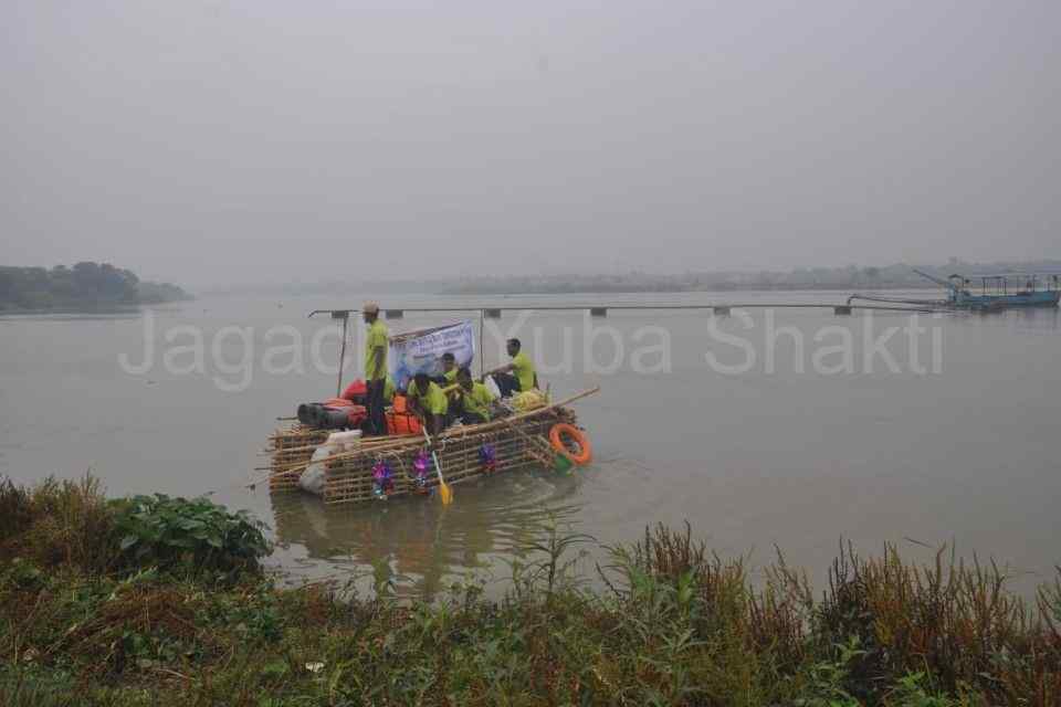 India first time empty Plastic Bottles Boat Expedition Mayapur to Kolkata - 2015