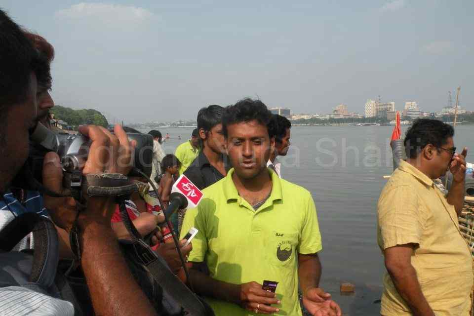 India first time empty Plastic Bottles Boat Expedition Mayapur to Kolkata - 2015