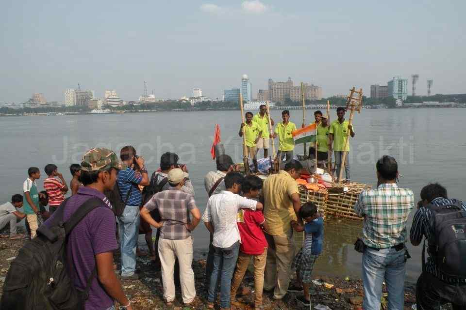 India first time empty Plastic Bottles Boat Expedition Mayapur to Kolkata - 2015