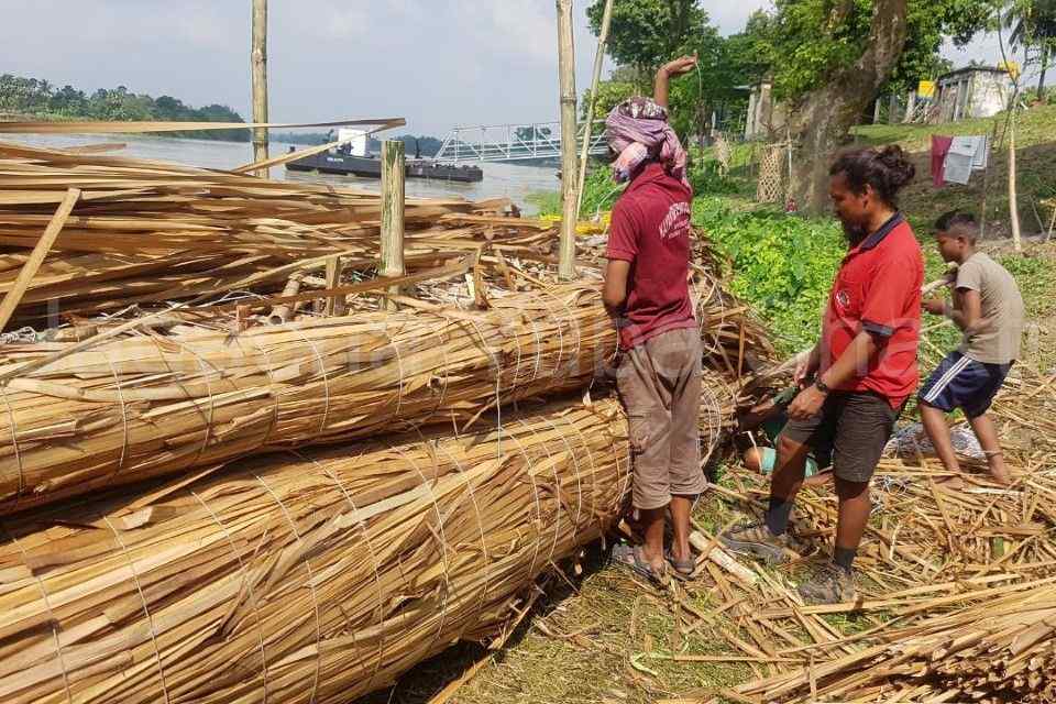 India first time Hogla Leaves Boat Expedition Hazarduary to Kolkata - 2017