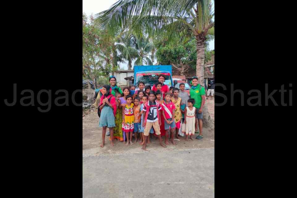 Aid to the people of Mousuni island affected by Cyclone Yaas 2021